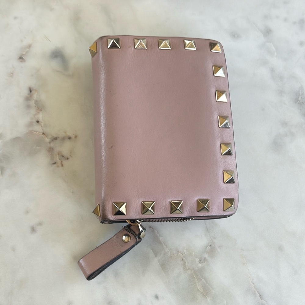 Pink small Valentino wallet 💗